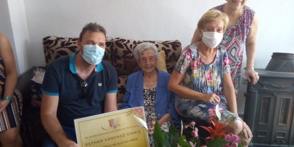 Orxeta celebra el centenario de su vecina más longeva.